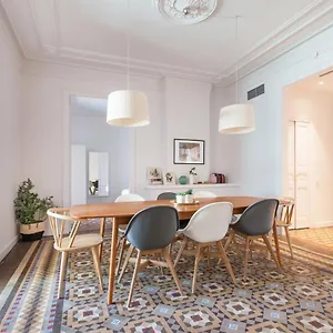 6 En Modernista En El Corazon De Barcelone